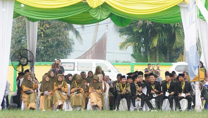 Solok Selatan Cetak Sejarah di MTQN Sumbar, Sukses Tuan Rumah dan Raih Posisi Empat 1 Kafilah Solok Selatan di penutupan MTQN XL Sumbar