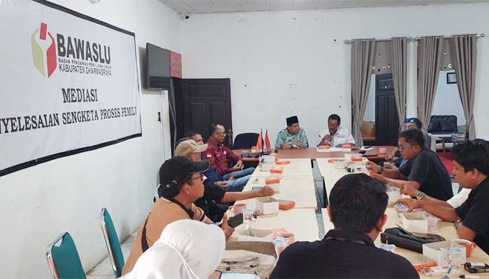 Konferensi Pers Bawaslu Kabupaten Dharmasraya