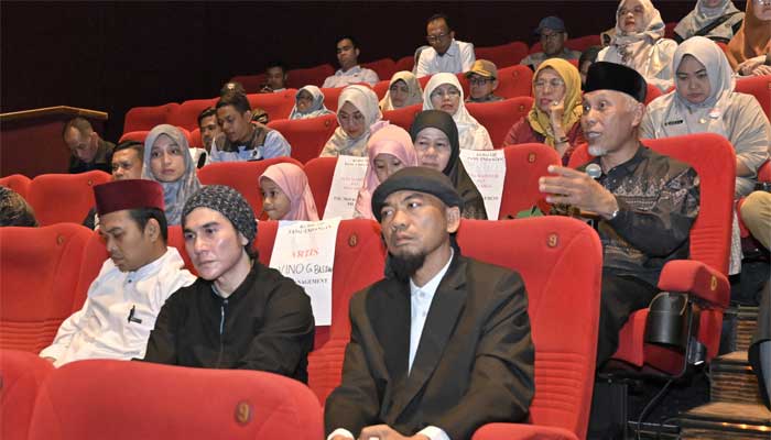 Gubernur Sumbar dan UAS Nonton Film Buya Hamka Vol.2