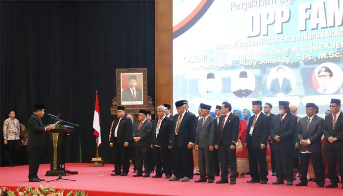 Sekjen Kemendagri Kukuhkan DPP Forum Alumni Mahasiswa Minang 1 Pengukuhan DPP Forum Alumni Mahasiswa Minang