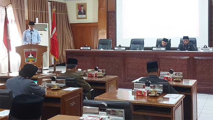 Wali Kota Bukittinggi, Erman Safar Jawab Pandangan Umum Fraksi Dprd Tentang Ranperda Penanaman Modal Dan Pppa
