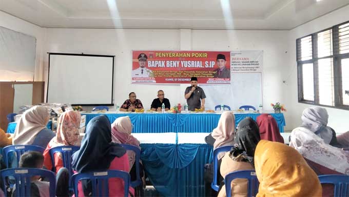 Ketua Dprd Kota Bukittinggi Serahkan Bantuan Pokir Untuk Tp Pkk Dan Posyandu Birugo