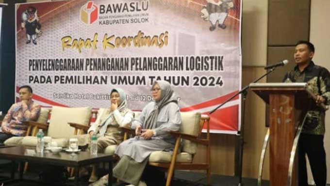 Rakor Penyelenggaraan Penanganan Pelanggaran Logistik Pada Pemilu Tahun 2024, Yang Dilaksanakan Di Hotel Santika Bukittinggi