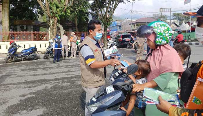 BPBD Kesbangpol Padang Panjang Kembali Bagikan Masker