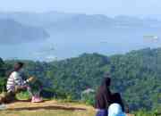 Pemandangan Dari Bukit Gado-Gado Di Kelurahan Bukit Gado-Gado, Kecamatan Padang Selatan, Kota Padang, Sumatera Barat