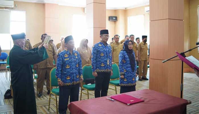 Bupati Dharmasraya Lantik Pejabat Pimpinan Tinggi Pratama