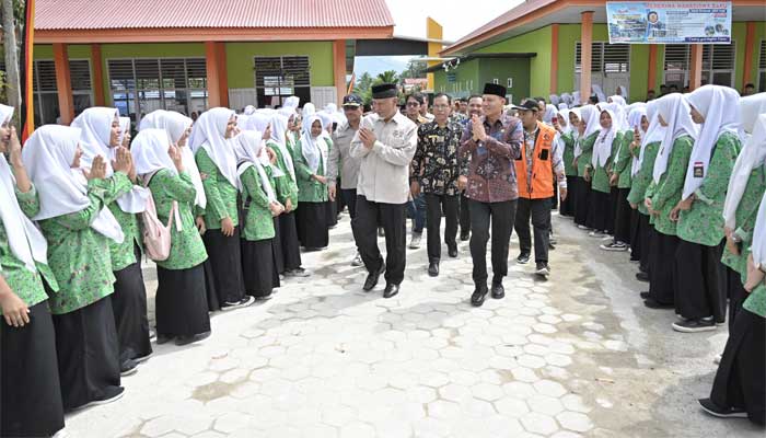 Gubernur Sumbar Kunjungi SMA dan SMK di Pasaman