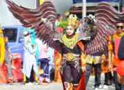 Warga Tumpah Ruah Nikmati Hiburan Pawai Budaya HUT Dharmasraya ke-20
