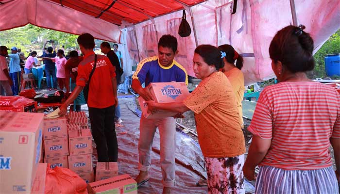 Kemensos Bantu Pengungsi Terdampak Erupsi Gunung Lewotobi Laki-laki