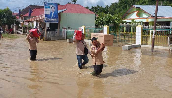 Kemensos Salurkan Bantuan bagi Korban Banjir Kerinci-Sungai Penuh