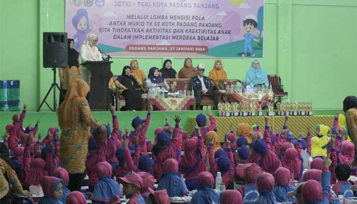 IGTKI Gelar Lomba Mengisi Pola Antar Anak TK se-Padang Panjang