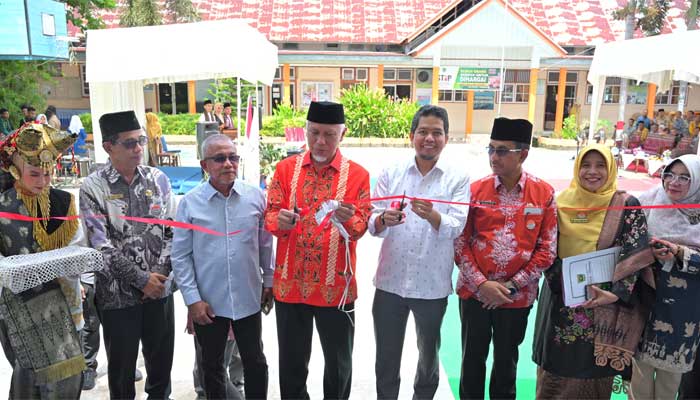 Gubernur Sumbar Resmikan Musala Darul Ilmi SMAN 1 Pariaman 1 Gubernur Sumbar Resmikan Musala Darul Ilmi SMAN 1 Pariaman