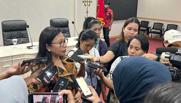 Novita Anakotta, Pimpinan Komite IV berikan keterangan pers