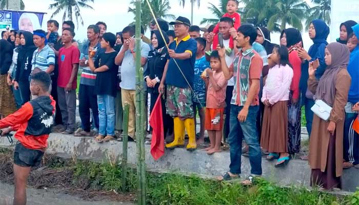 Rezka Oktoberia Support Pacu Jawi di Taruko Koto Nan Gadang