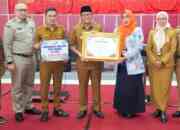 Pemko Padang Terima Penghargaan dan Rp 7,3 Miliar dari BKKBN Sumbar