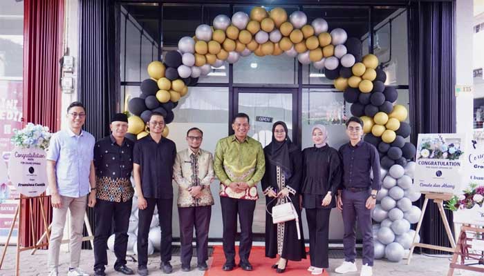 Penjabat Wako Padang Panjang Resmikan Ubun Hair Studio 1 Peresmian Ubun Hair Studio yang terletak di Jl. Soekarno Hatta No. 135, Kelurahan Bukit Surungan, Kecamatan Padang Panjang Barat