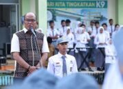 Ketua Dprd Provinsi Sumatera Barat (Sumbar), Supardi, Jadi Pembina Upacara Di Sman 1 Kota Payakumbuh