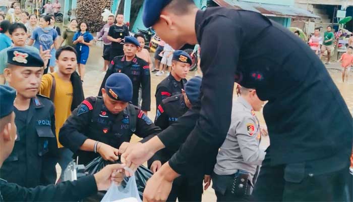 Tim SAR Polda Sumsel Bantu Korban Banjir Musi Rawas Utara