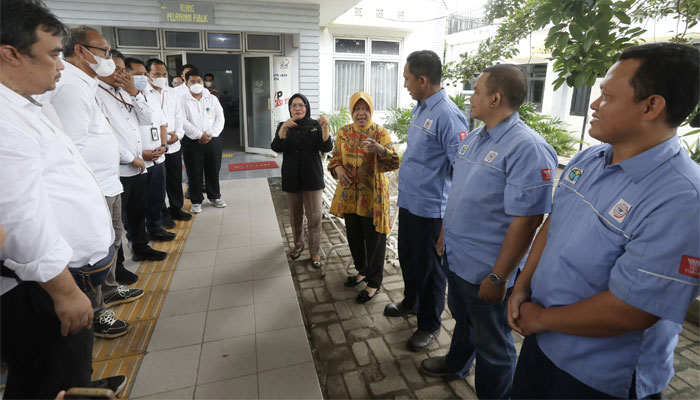 Menteri Sosial Tri Rismaharini di Sentra Mulya Jaya Kemensos