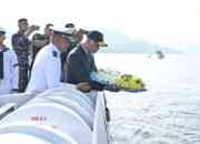 Hari Dharma Samudera ke-62, Gubernur Sumbar Pimpin Upacara Tabur Bunga di Atas KRI Cakalang