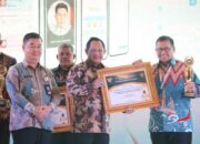 Mendagri Muhammad Tito Karnavian Serahkan Penghargaan Dukcapil Prima Award