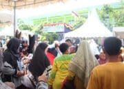 Ribuan Masyarakat Serbu Bazar Barbeku SD IT Cahaya Makkah Simpang Empat Pasbar