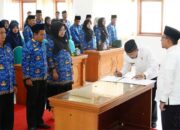 Lantik 56 Kepala Sekolah, Bupati Tanah Datar Berharap Hal Ini