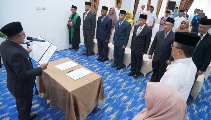 Bupati Tanah Datar Lantik Enam Pejabat Manajerial