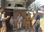 Dua Keluarga di Kinali Terima Bantuan CSR dari PT Wilmar Group