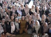 Bupati Epyardi Asda Saat Rapat Koordinasi Bersama Guru Tk Dan Paud Se-Kabupaten Solok