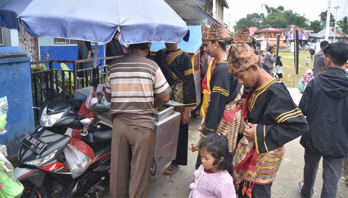 Festival Tambua Tansa di Padang Laweh Bawa Berkah bagi PKL