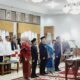 Gubernur Mahyeldi Lantik Anggota Komisi Informasi Sumbar 2024-2028