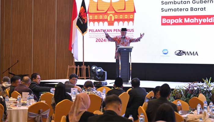 Gubernur Sumbar Beri Sambutan Saat Pelantikan Pengurus Ima Chapter Padang