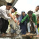 Gubernur Sumbar, Mahyeldi Ansharullah Ikut Melepas Bibit Ikan Di Lokasi Ikan Larangan Nagari Minangkabau, Kecamatan Sungayang, Kabupaten Tanah Datar