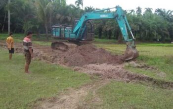 Pembukaan Jalan Durian Bungkuak - Simaruok Di Nagari Garagahan, Kecamatan Lubuk Basung, Kabupaten Agam