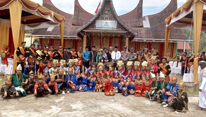 Rezka Oktoberia Hadiri Pengukuhan 23 Niniak Mamak Nagari Tarantang 1 Pengukuhan 23 Niniak Mamak Nagari Tarantang, Kecamatan Harau, Kabupaten Limapuluh Kota, Sumatera Barat