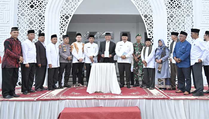 Gubernur Mahyeldi Resmikan Penggunaan Bangunan Baru Masjid Besar Syura Pandan Kota Solok