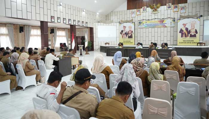 Rapat Koordinasi Konvergensi Percepatan Penurunan Stunting di Aula Sarantau Sasurambi Kantor Bupati Solok Selatan