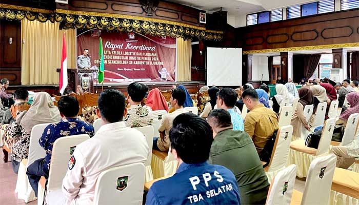Bupati Sijunjung, Benny Dwifa Yuswir, Membuka Rapat Koordinasi Tata Kelola Logistik Pemilu 2024