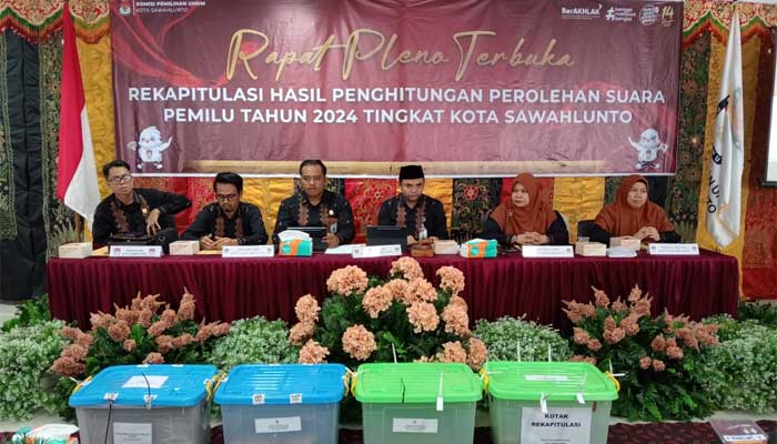 KPU Sawahlunto Gelar Rapat Pleno Rekapitulasi Hasil Perolehan Penghitungan Suara Pemilu 2024