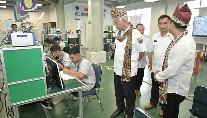 Gubernur Sumbar, Mahyeldi saksikan Milenialpreneur dan Womanpreneur di Balai Pelatihan Vokasi dan Produktivitas (BPVP) Padang