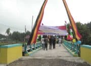Biaya Rp 719 Juta, Masyarakat Kampung Ii Mahakarya Bangun Jembatan Batang Ampu Secara Swadaya