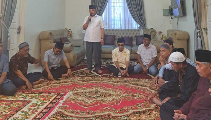 Haji Almaisyar Datuak Bangso Dirajo Nan Kuniang Sampaikan Sambutan Saat Buka Puasa Bersama