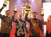 Luar Biasa! BPRS Jam Gadang Bukittinggi Raih Golden Trophy Top BUMD Awards