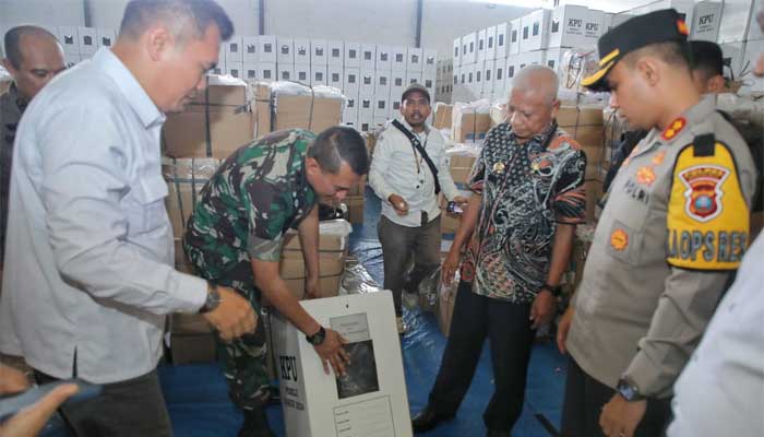 Bupati dan Forkopimda Asahan Tinjau Gudang Logistik Pemilu 2024 1 Bupati dan Forkopimda Asahan Tinjau Gudang Logistik Pemilu 2024