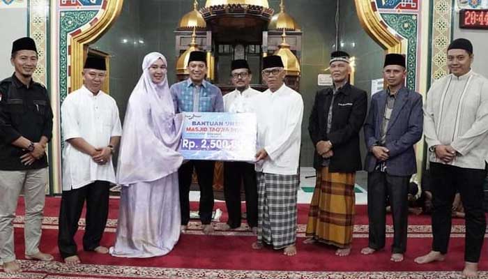 Pengurus Masjid Taqwa Ngalau Terima Dana Hibah Pemko Padang Panjang dan Bank Nagari