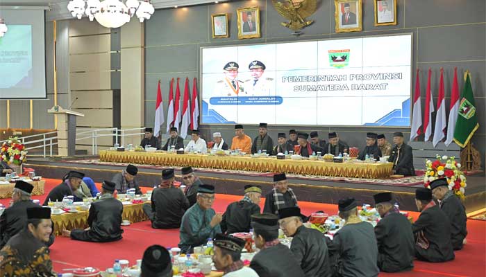 Gubernur mahyeldi Buka Puasa Bersama LKAAM, MUI dan DMI Sumbar
