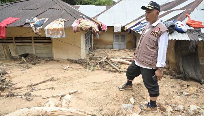 Gubernur Sumbar, Mahyeldi Sisir Dampak Bencana Banjir Dan Longsor Di Pesisir Selatan