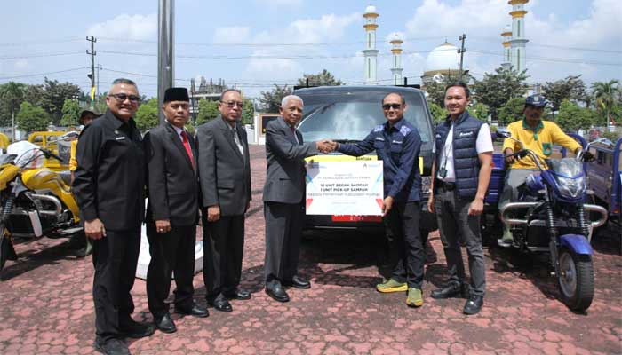 Pt Inalum Persero Serahkan Betor Dan Mobil Pengangkut Sampah Ke Pemkab Asahan