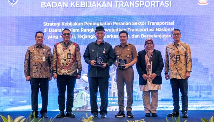 Pemetaan (Mapping) Isu Strategis Pengembangan dan Kebijakan Subsektor Transportasi Udara dan Perkeretaapian di Sumbar